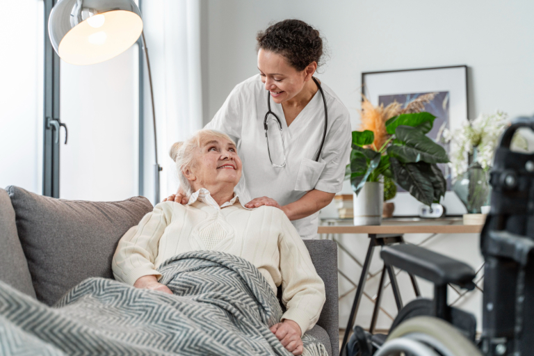 Apa itu Home Care?: Definisi, Manfaat, dan Jenis Layanannya